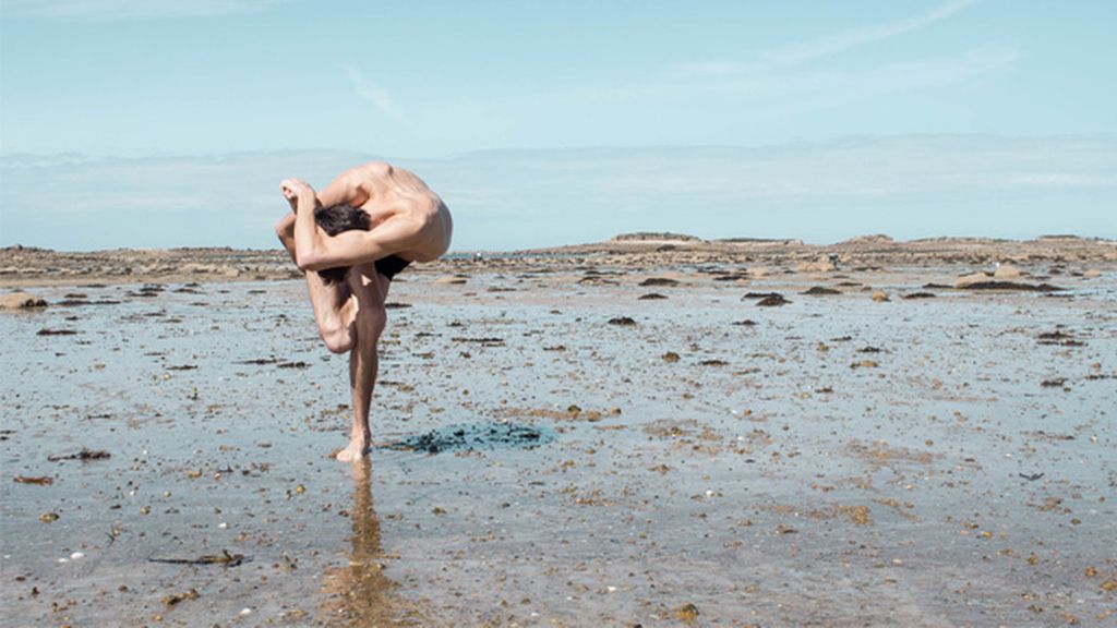 Sus posturas imposibles le hacen crear un estilo único
