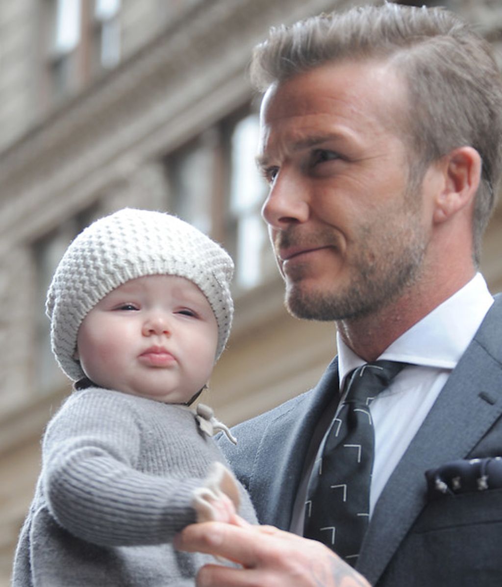 'Lengüetazo' en el 'Soho' neoyorquino de la pequeña Beckham a los periodistas