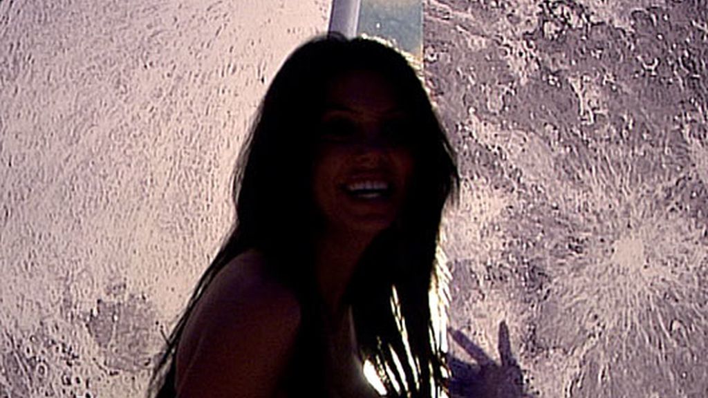 Silvia Sicilia se sienta en el trono