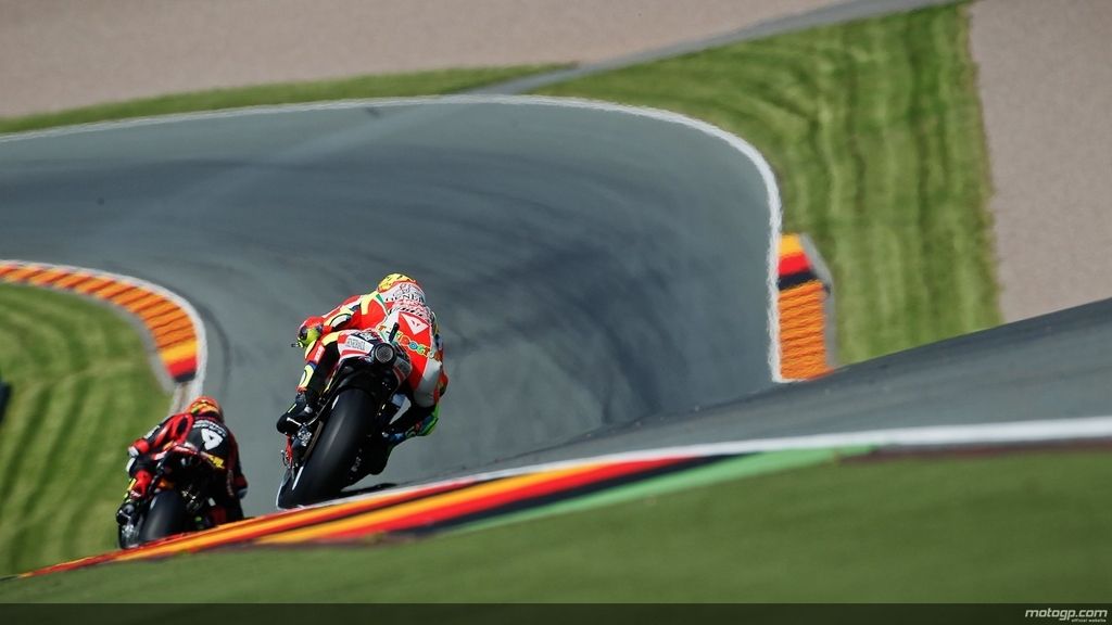Valentino Rossi girando en los entrenamientos libres de Sachsenring