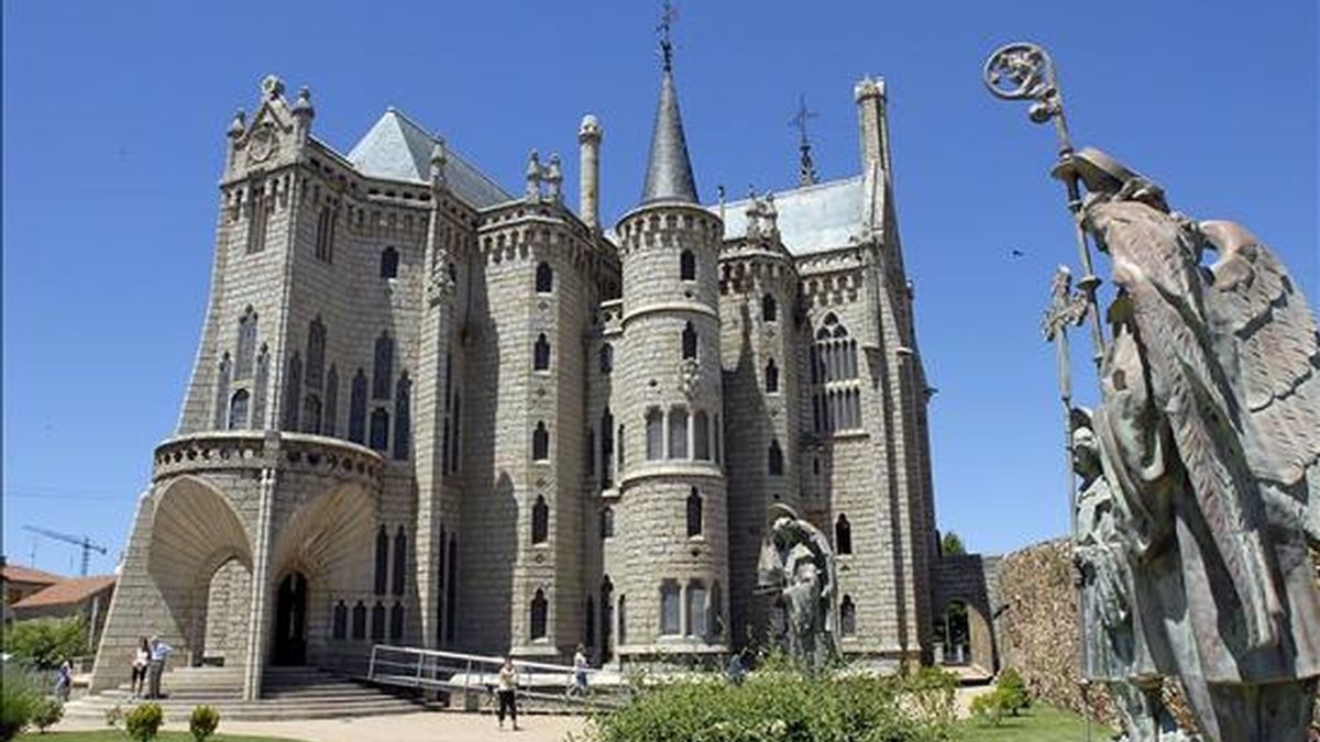 Hace ahora 120 años, Antonio Gaudí iniciaba una de sus más bellas obras, el Palacio Episcopal de Astorga, actualmente sede de un museo dedicado básicamente a epigrafía y arte religioso. EFE