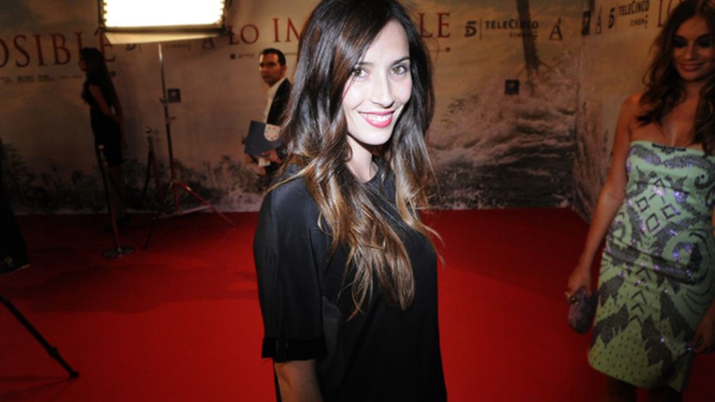 Bárbara Goenada acudió muy elegante en negro con un diseño de Marcela Mansegas