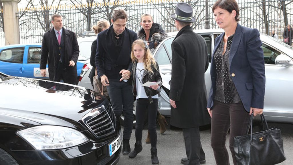 Jamie Hince, todo un padrazo con la hija de su chica