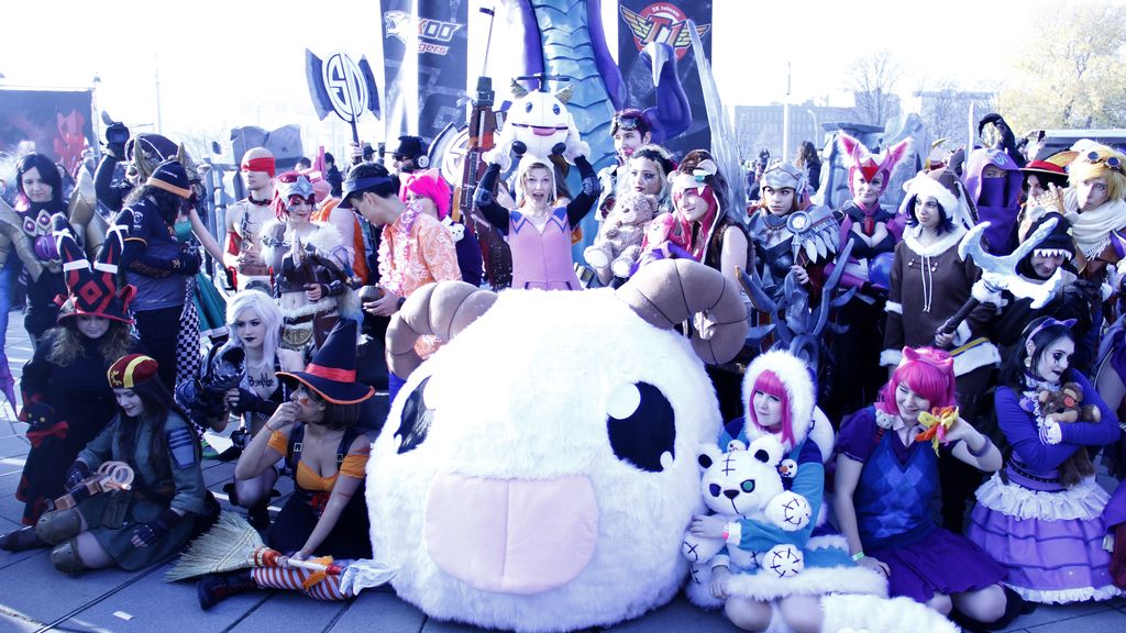 ‘Galería de fotos del ambientazo que hay en el evento, dentro y fuera del estadio.’