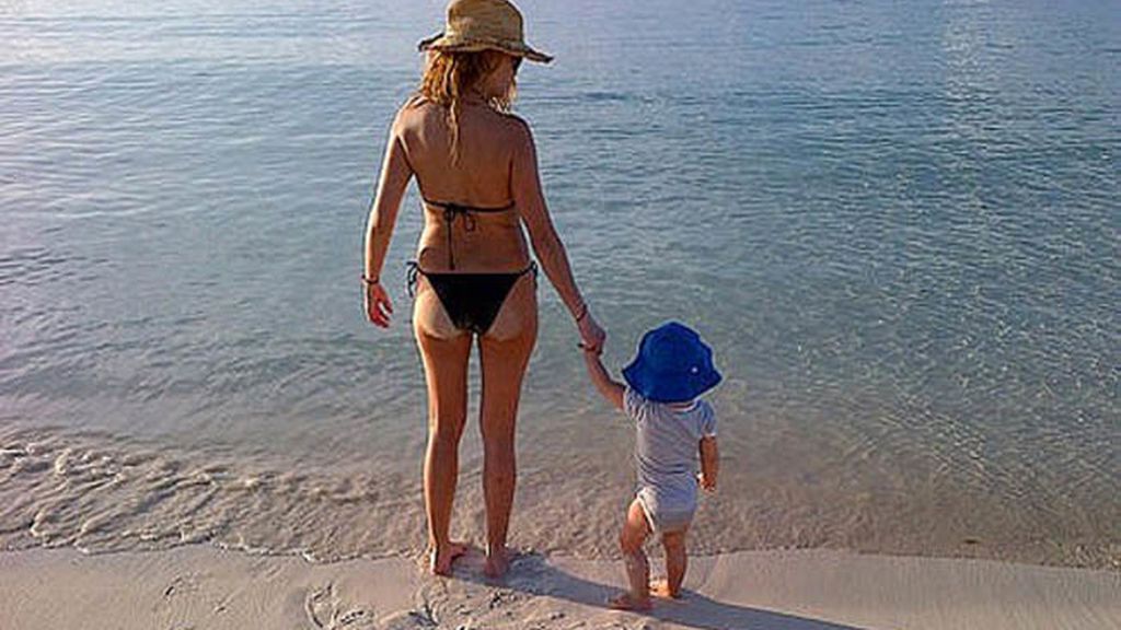 Paulina Rubio y su hijo Nicolás