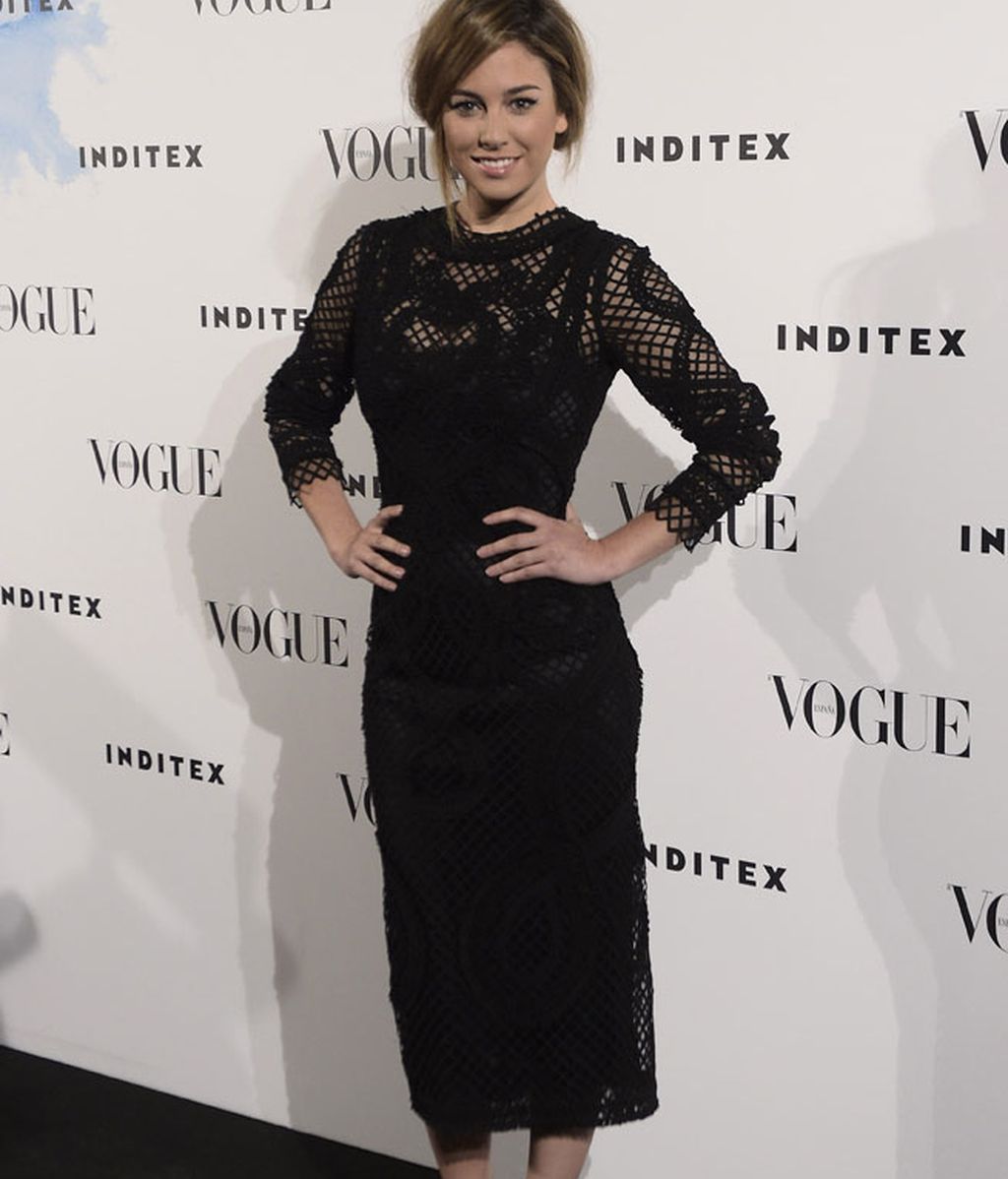 Blanca Suárez, con vestido de encaje de Dolce&Gabbana y sandalias de Jimmy Choo