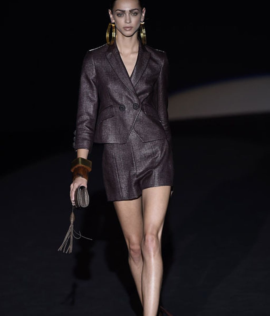 Flecos, plumas y cuero para la mujer más urbana