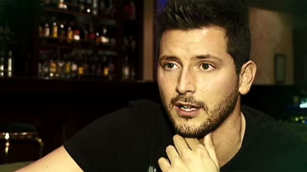 Risas, bailes y canciones en el karaoke