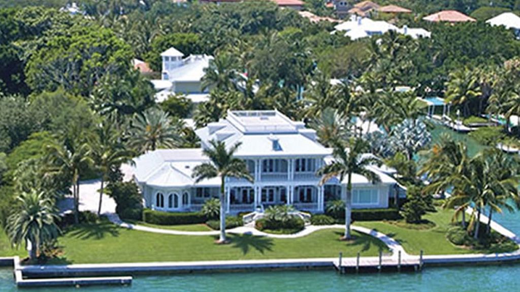 Algunas mansiones tienen una parcela de mar propia, lo cual aumenta su atractivo y su precio