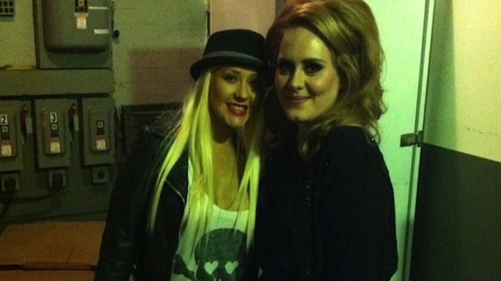 Adele en el Twitter de Christina Aguilera
