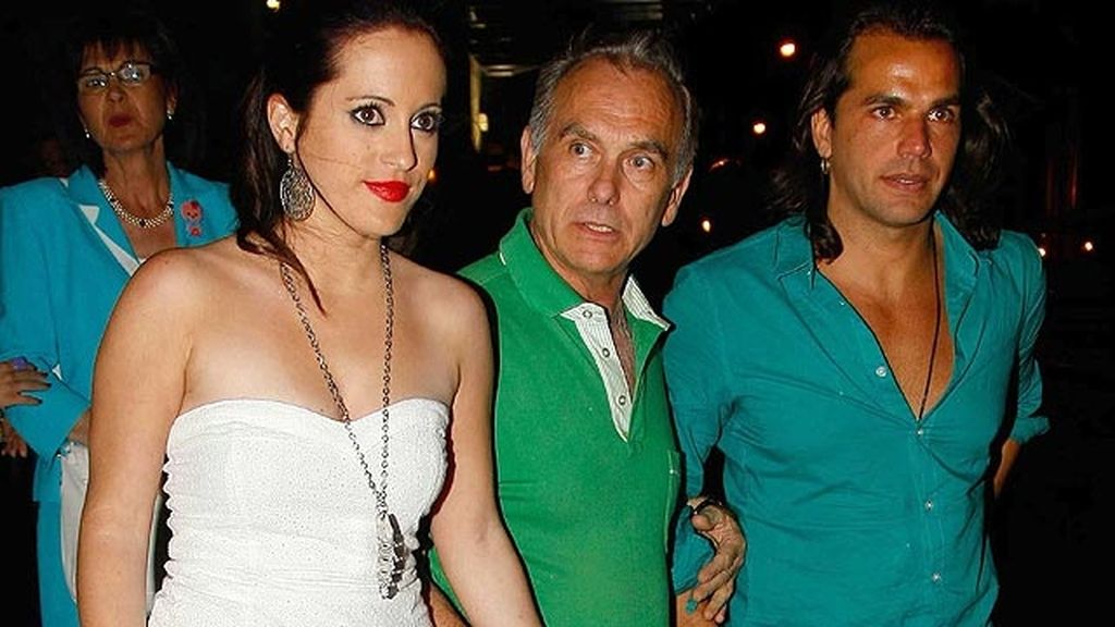 Pepe celebra con sus compañeros su victoria