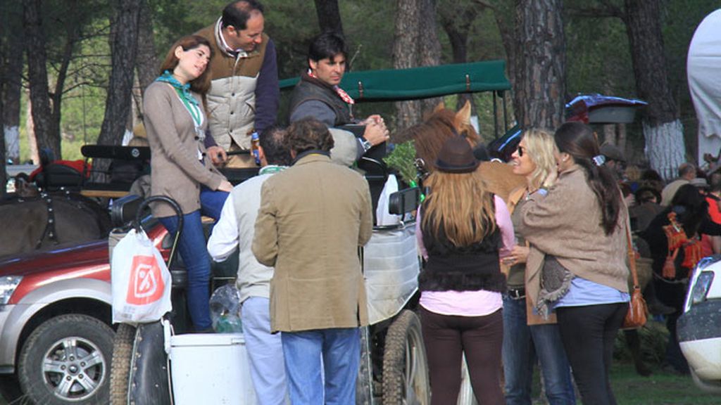 Fran Rivera y Lourdes Montes, dos tortolitos en el Rocío