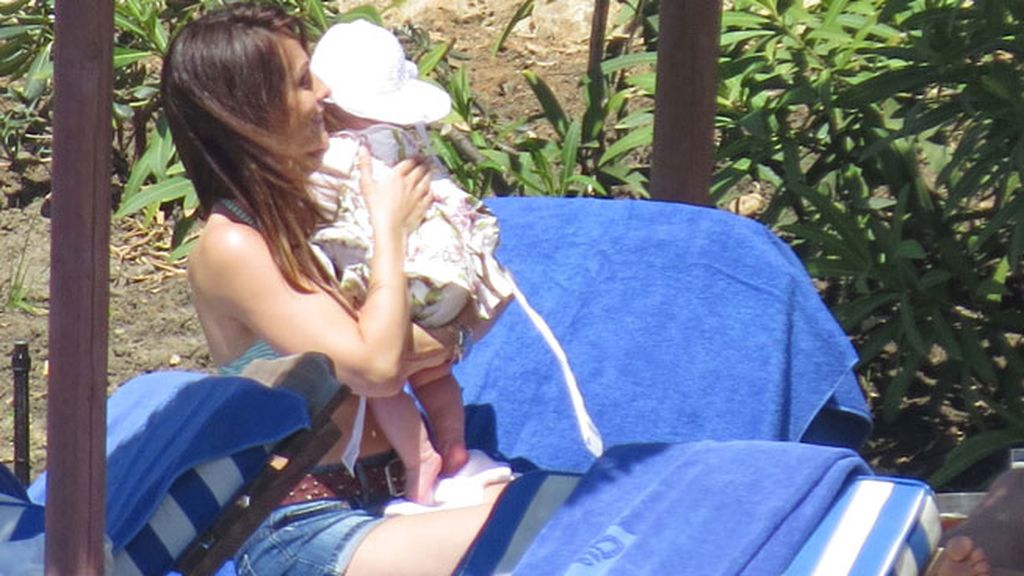Nagore Aranburu y Xabi Alonso, desconectando en Marbella