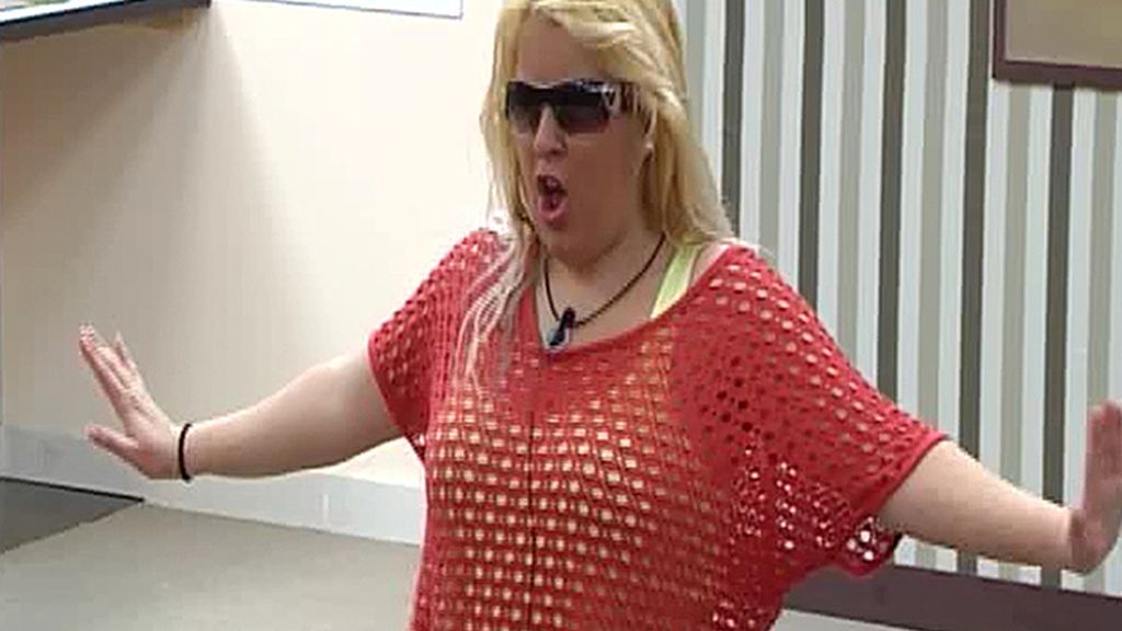 Lo imita todo: desde la Pantoja hasta el ‘Gangman style’