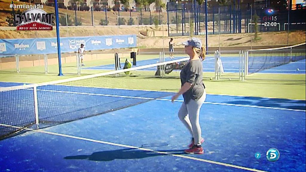 La colaboradora de 'Sálvame' acaba su reto jugando al tenis