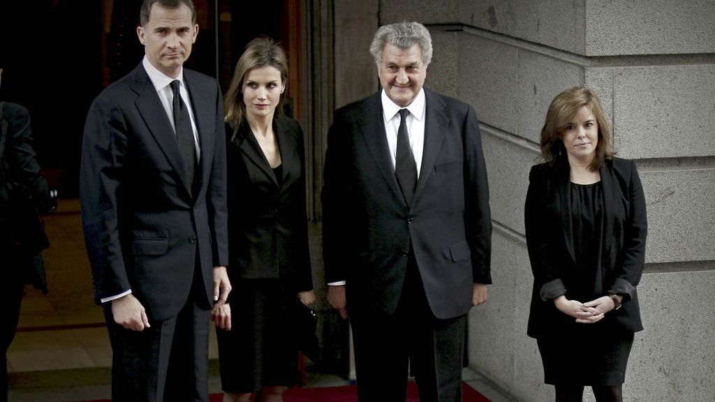 Los Príncipes de Asturias en la capilla ardiente de Suárez