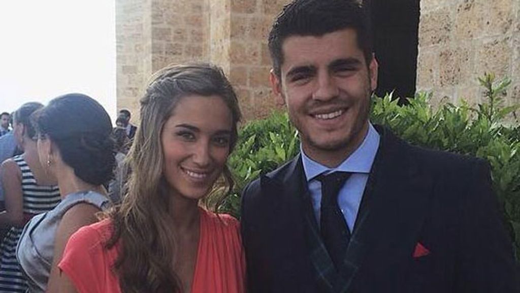 Álvaro Morata, con su pareja María Pombo