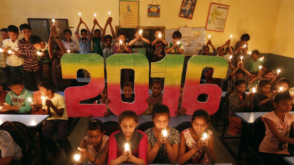 India reza por la paz en 2016