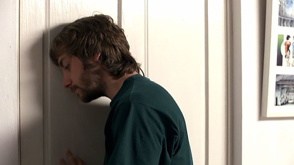 Natalia continúa su aventura con Diego, pero su secreto es cada día más conocido