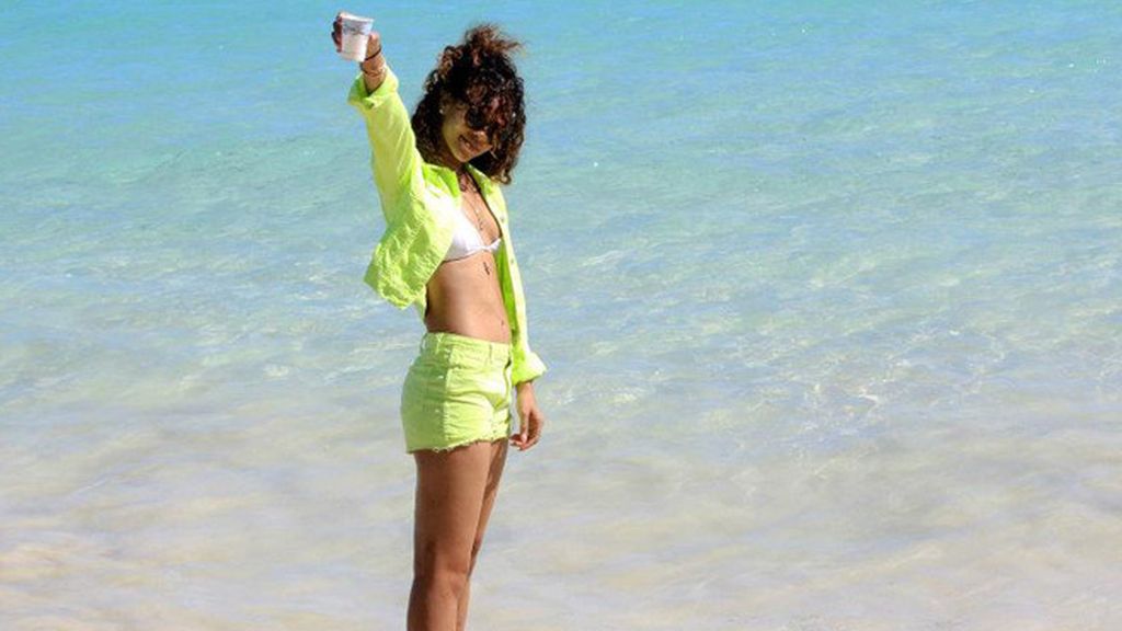 Rihanna es el mejor paparazzi de Rihanna