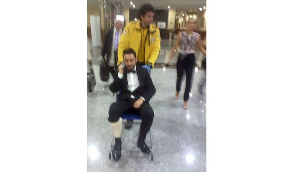 Bayona acaba los Goya en el hospital