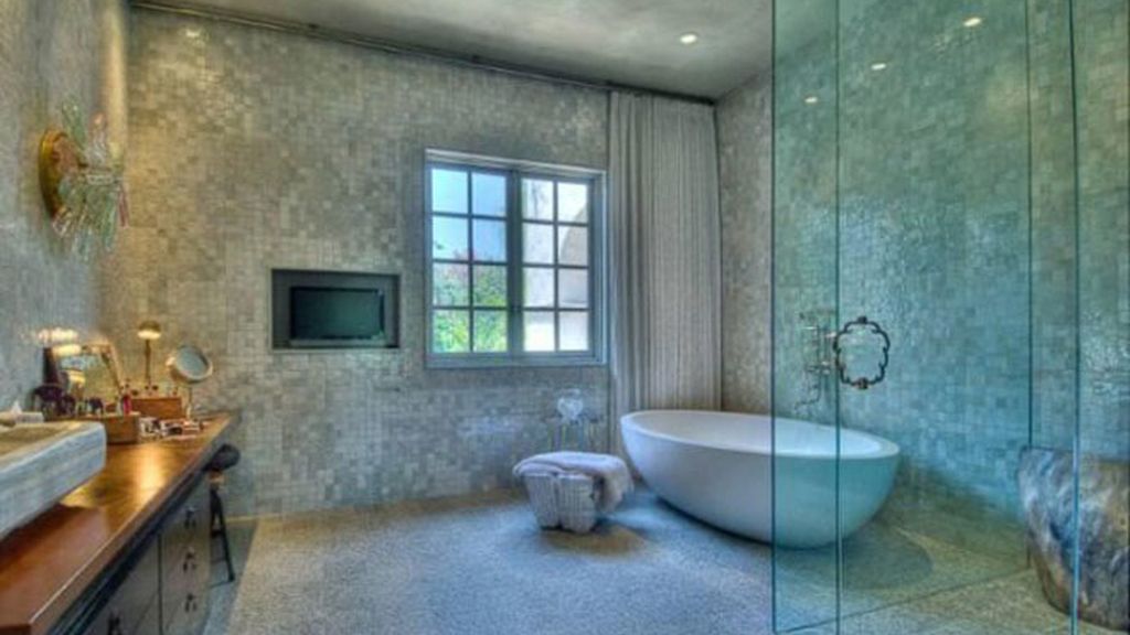 Hilary Duff vende su casa del Lago Toluca