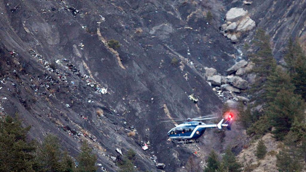 La tragedia aérea en los Alpes franceses, en imágenes