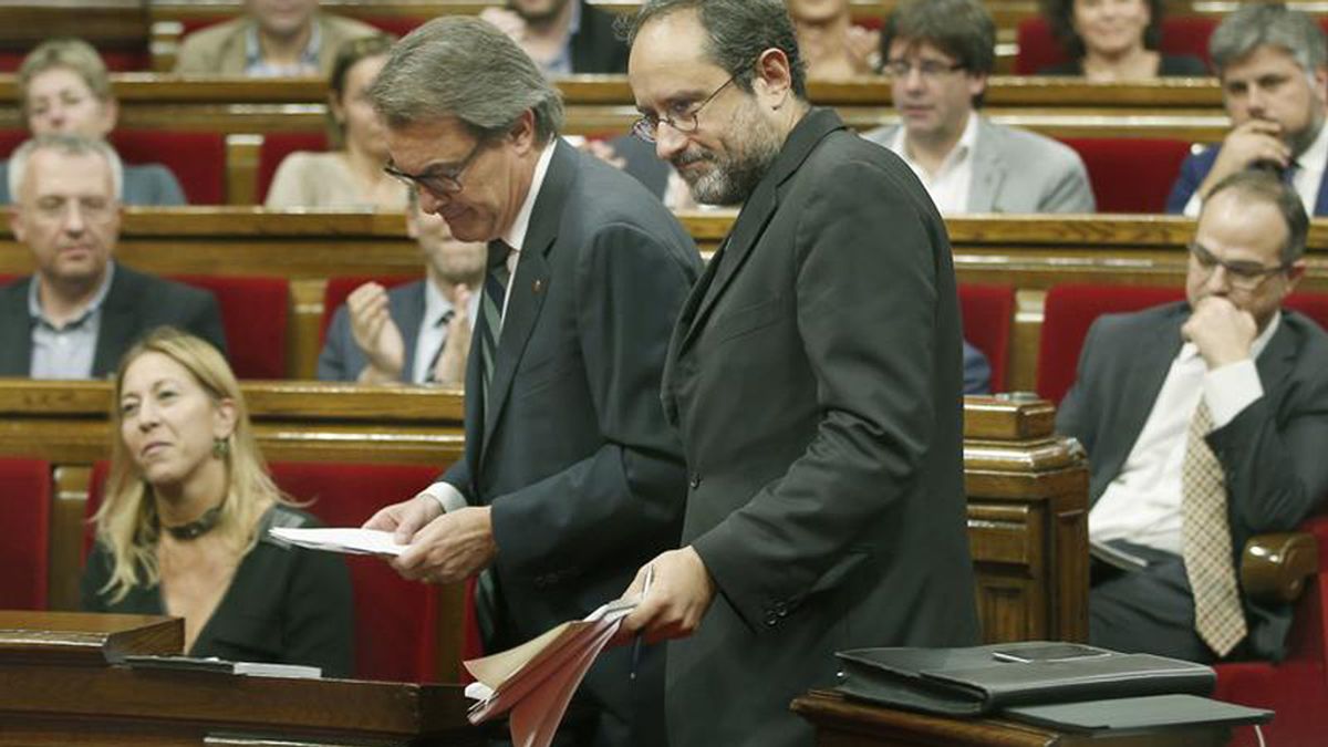 Artur Más y Antonio Baños en el Parlamento de Cataluña