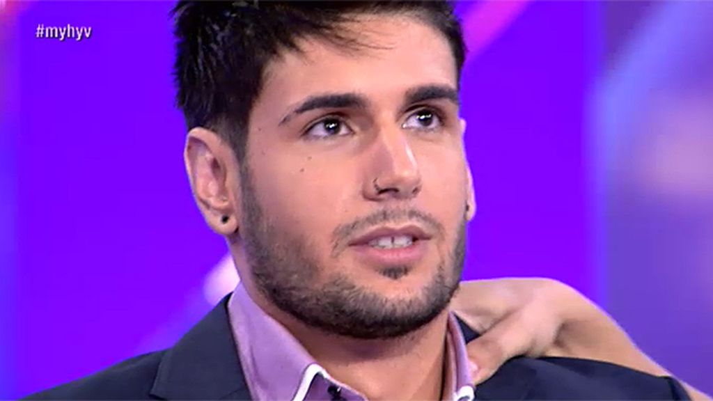 Emma: "Estás raro, pero estás guapo"