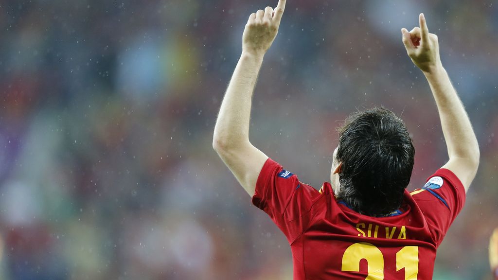 Al cielo. Silva celebra su gol ante Irlanda