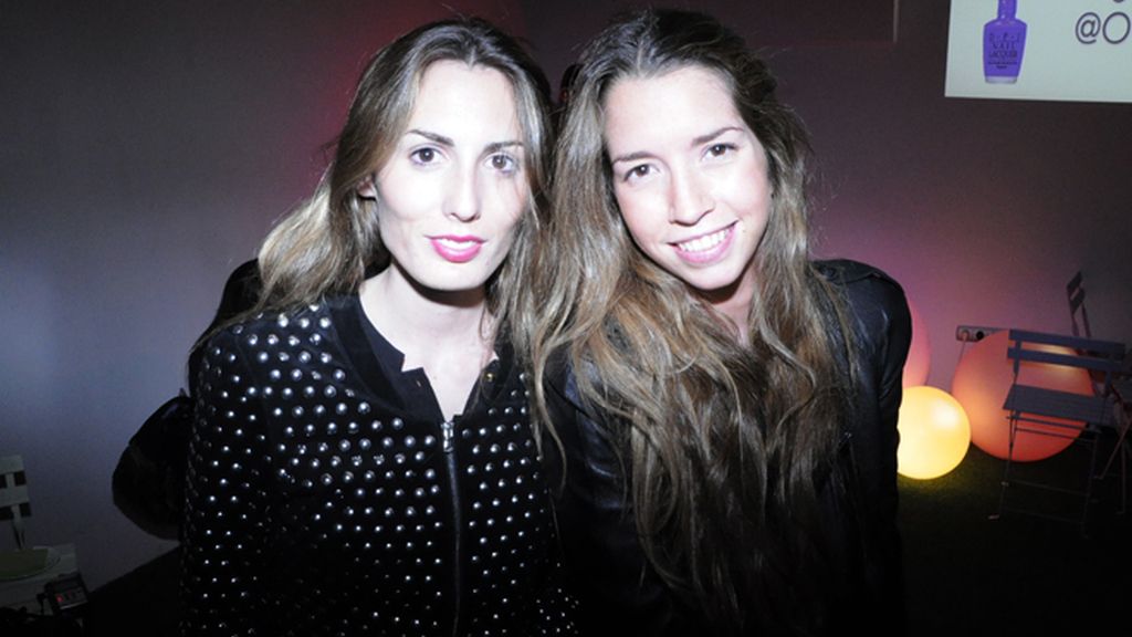 Malena Costa y Eva González, de uñas