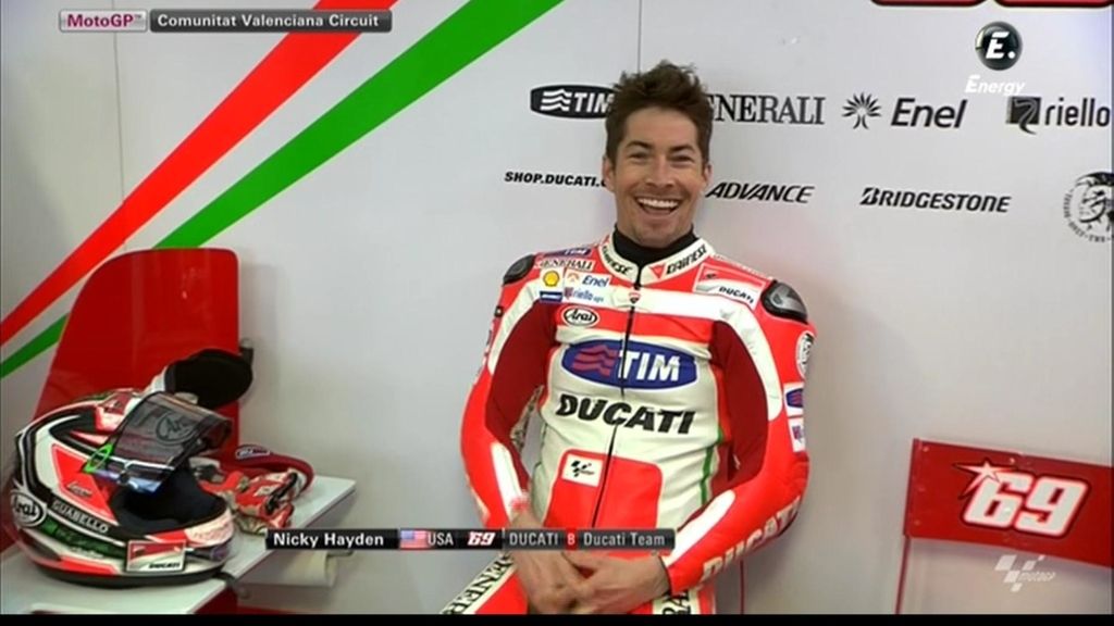 Nicky Hayden, todo sonrisas en el test de Valencia