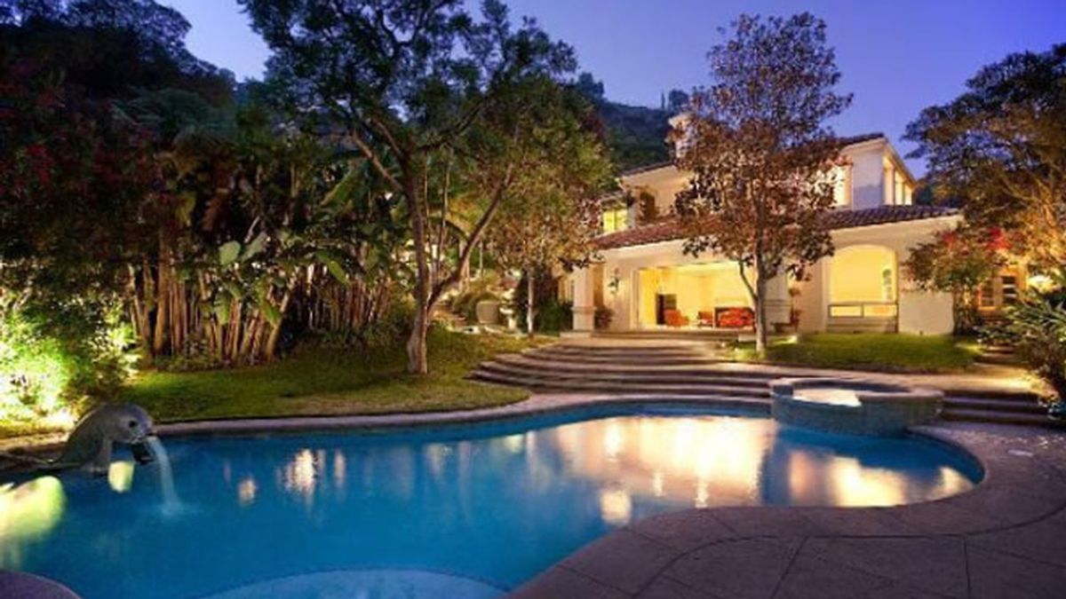 Sharon Stone vuelve a intentar vender su casa en Beverly Hills