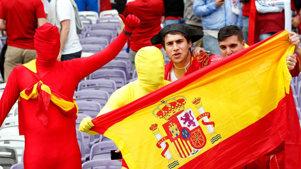 La afición de La Roja toma la grada de Toulouse