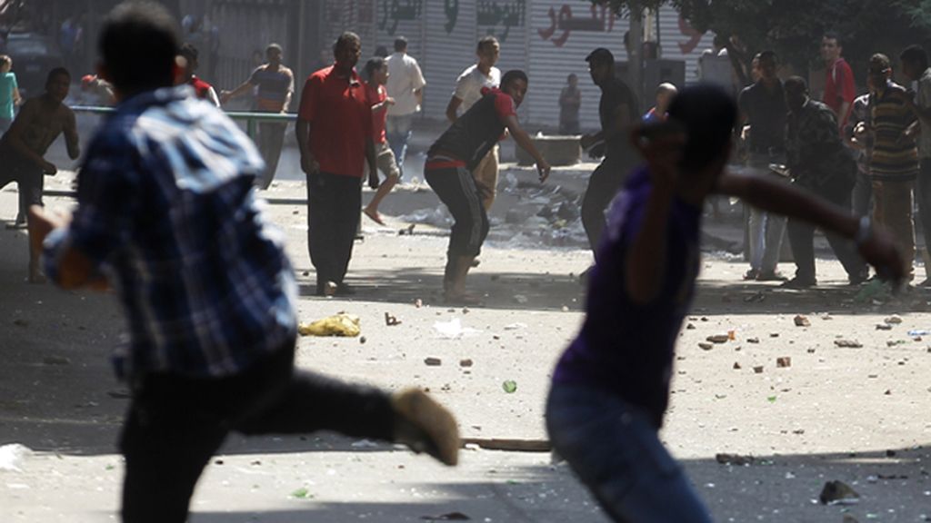 El caos y los episodios de violencia se apoderan de El Cairo