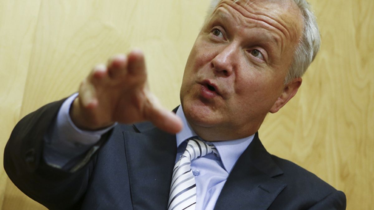 Rehn admite que considera "seriamente" presentarse para suceder Barroso