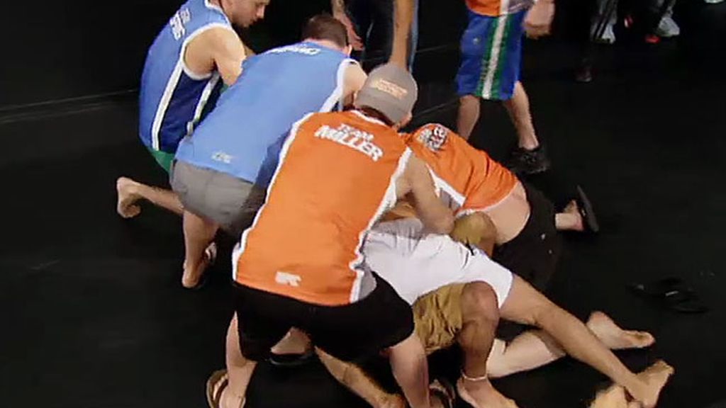 Aspirantes y entrenadores casi llegan a las manos