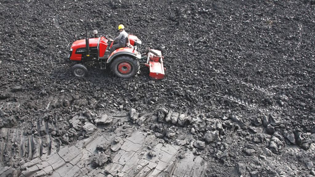 Trabajando extrayendo carbón