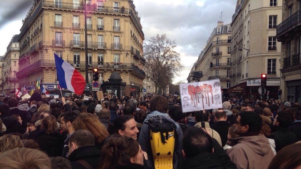 Histórica marcha por la paz en la capital francesa