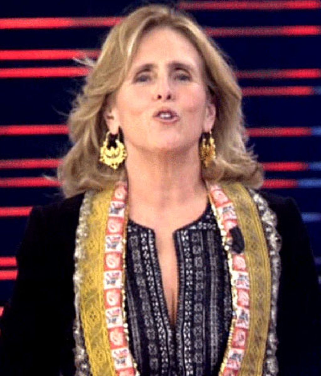 Milá, vestida de lagarterana