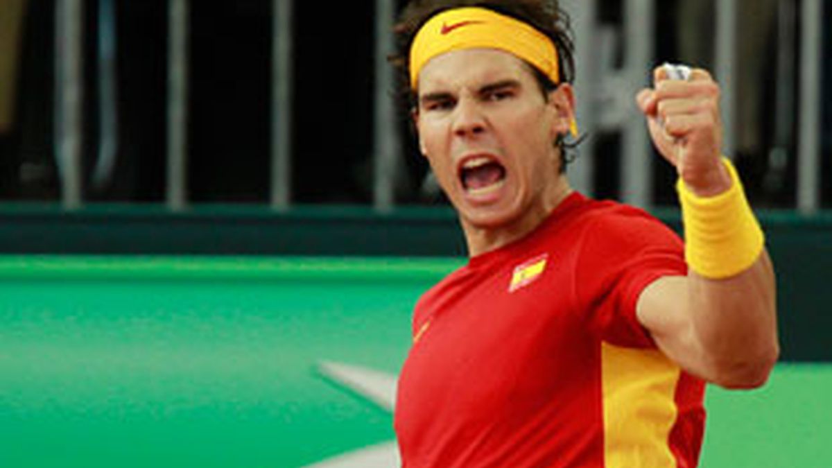 El tenista español Rafa Nadal ha remontado contra el argentino Juan Martín del Potro y ha dado a la 'Armada' su quinta 'Ensaladera'.