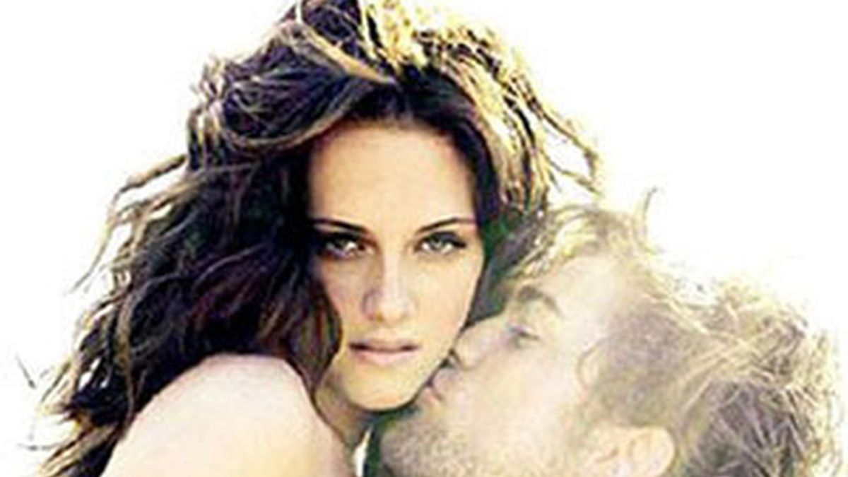 La pareja de 'Crepúsculo', formada por Robert Pattinson y Kristen Stewart. Foto: Vanity Fair.