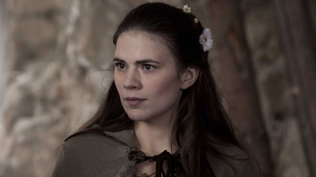 Hayley Atwell es Aliena