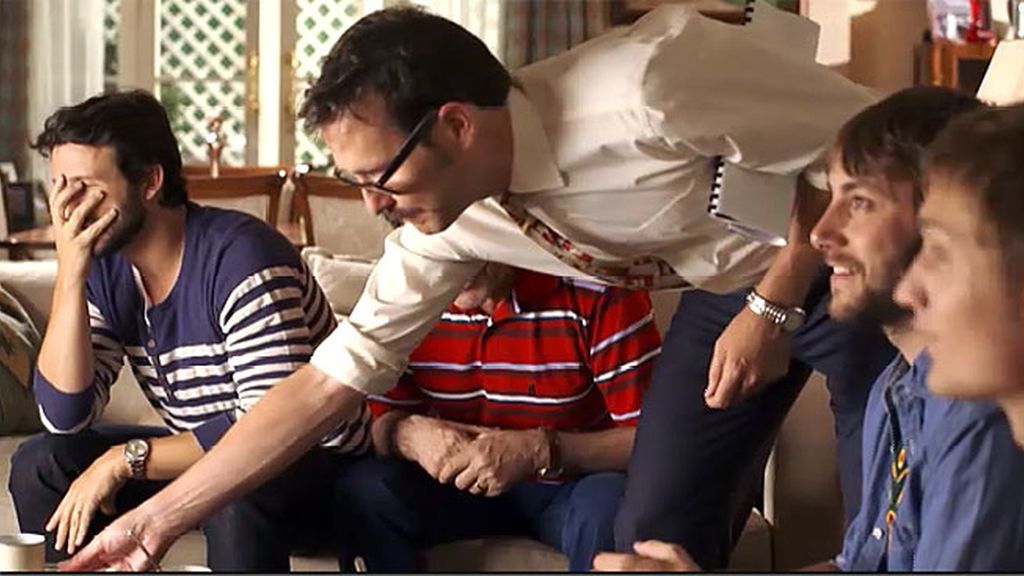 Joaquín Reyes interpreta a José Ignacio, un comercial de gas que intenta ligarse a Carlota