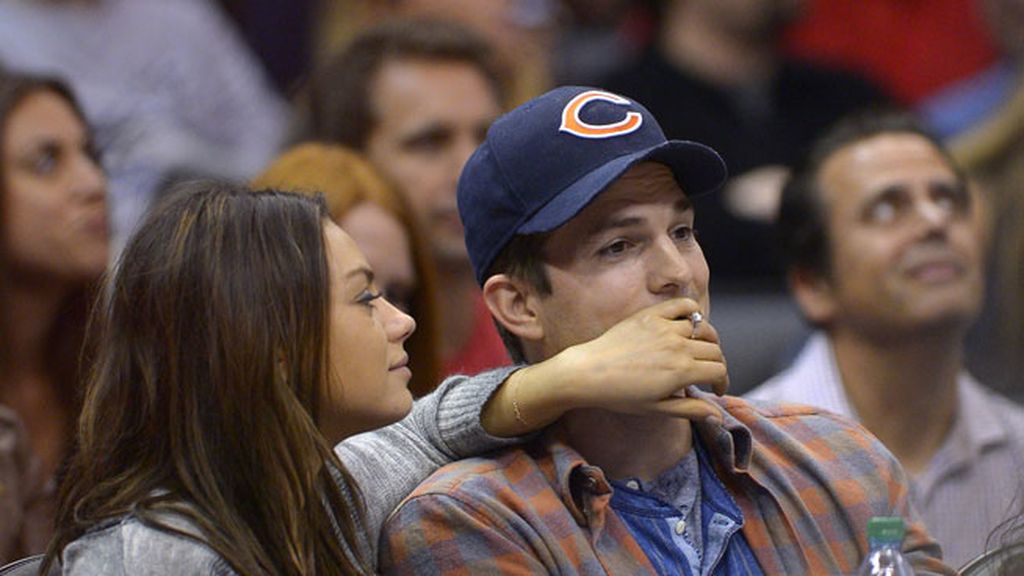 mila kunis y ashton kutcher