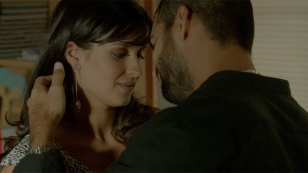 Faruq quiere descubrir la relación que mantiene Fátima con Morey