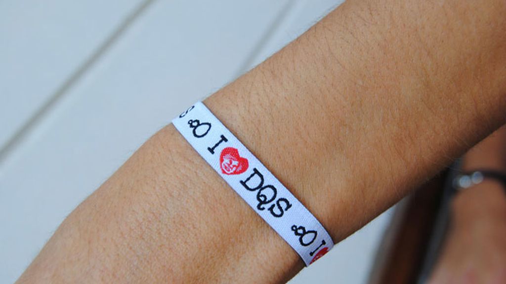 Chapas, camisetas y pulseras para recordar la tercera boda de la Duquesa de Alba