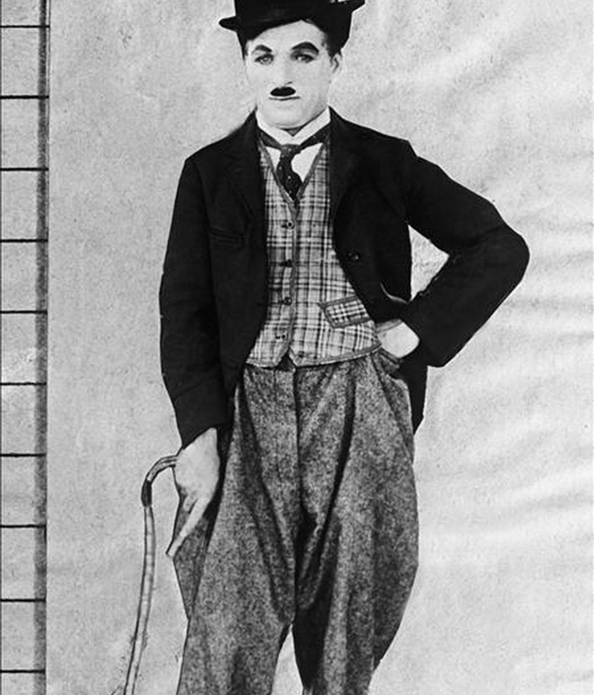 El actor cómico Charlie Chaplin en una de sus actuaciones. EFE/Archivo