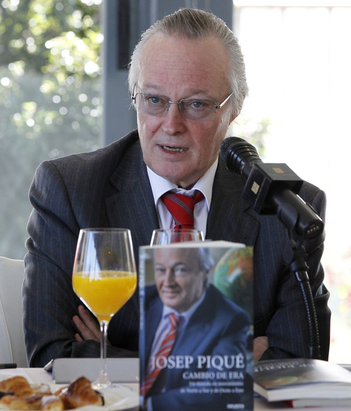 Josep Piqué durante la presentación de su libro, 'Cambio de era'