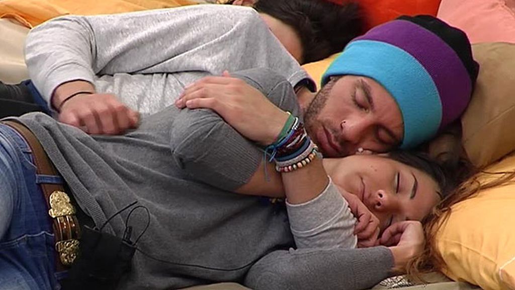 Los chicos no se separan de sus gorros